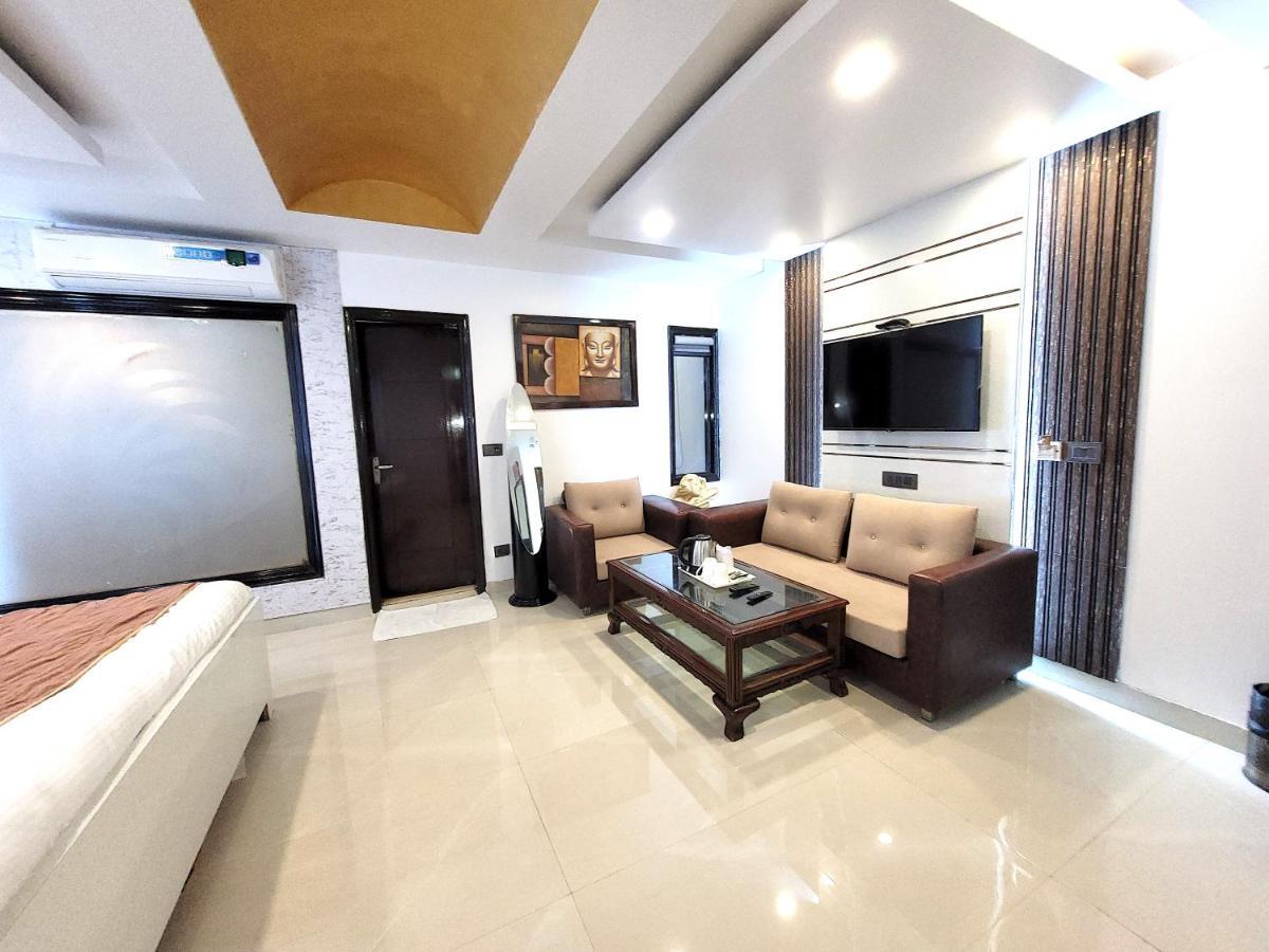 Hotel The Daanish Residency - Karol Bagh New Delhi Bagian luar foto
