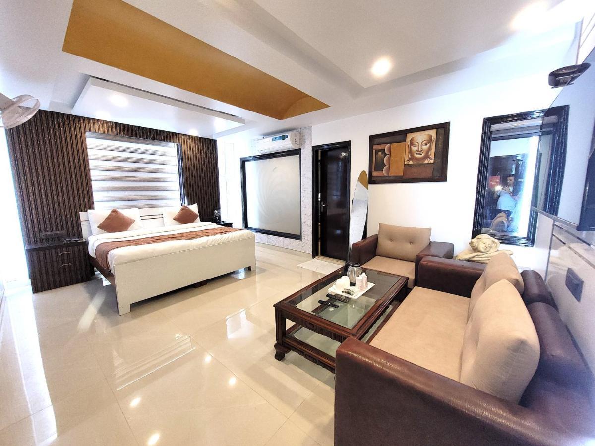 Hotel The Daanish Residency - Karol Bagh New Delhi Bagian luar foto