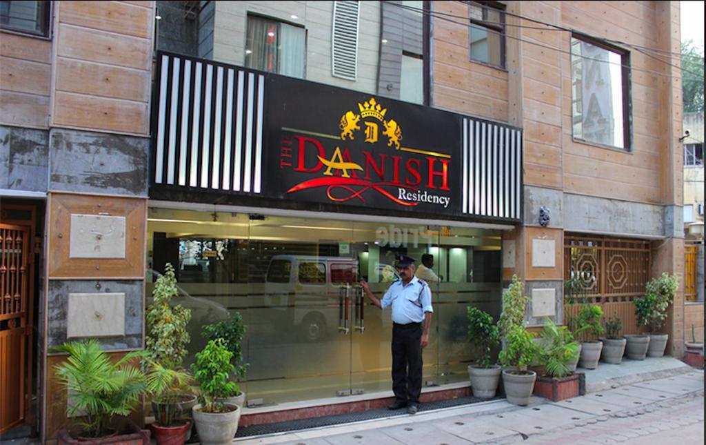 Hotel The Daanish Residency - Karol Bagh New Delhi Bagian luar foto